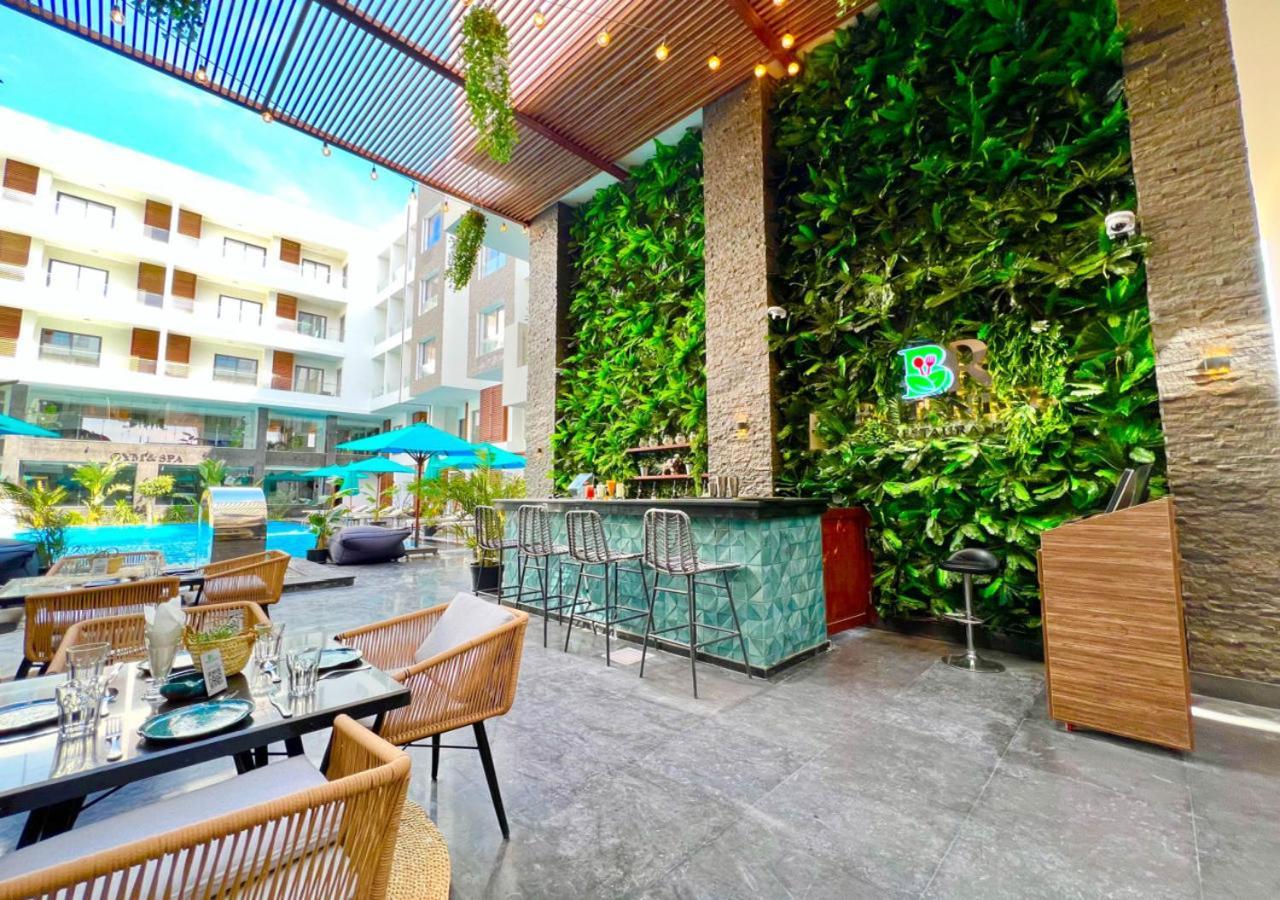 Apartment 3Br 2Ba Serene Escape 4 Pools 1 Heated In The Winter Free Wifi Restaurant And Onsite Shop