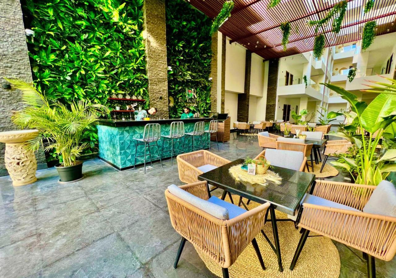 3Br 2Ba Serene Escape 4 Pools 1 Heated In The Winter Free Wifi Restaurant And Onsite Shop * Hurghada