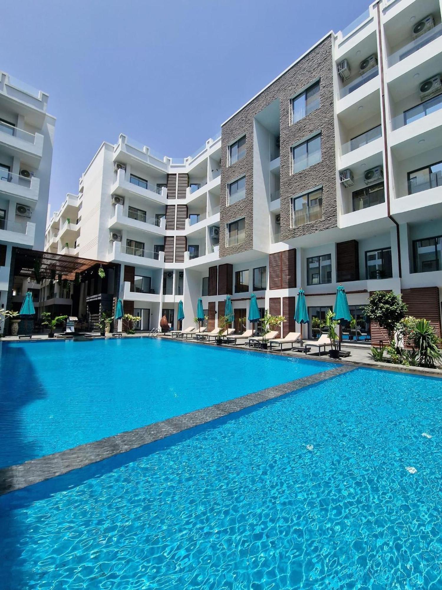 Apartment 3Br 2Ba Serene Escape 4 Pools 1 Heated In The Winter Free Wifi Restaurant And Onsite Shop *